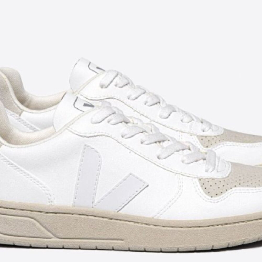 Veja V-10 CWL FULL WHITE NATURAL low top sneakers, estimated size 8